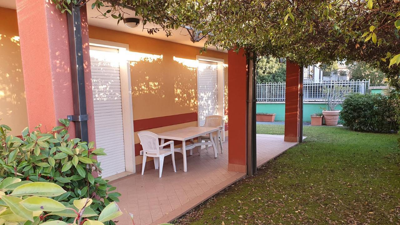 Ferretti Residence Garda Palace Peschiera del Garda Exterior foto