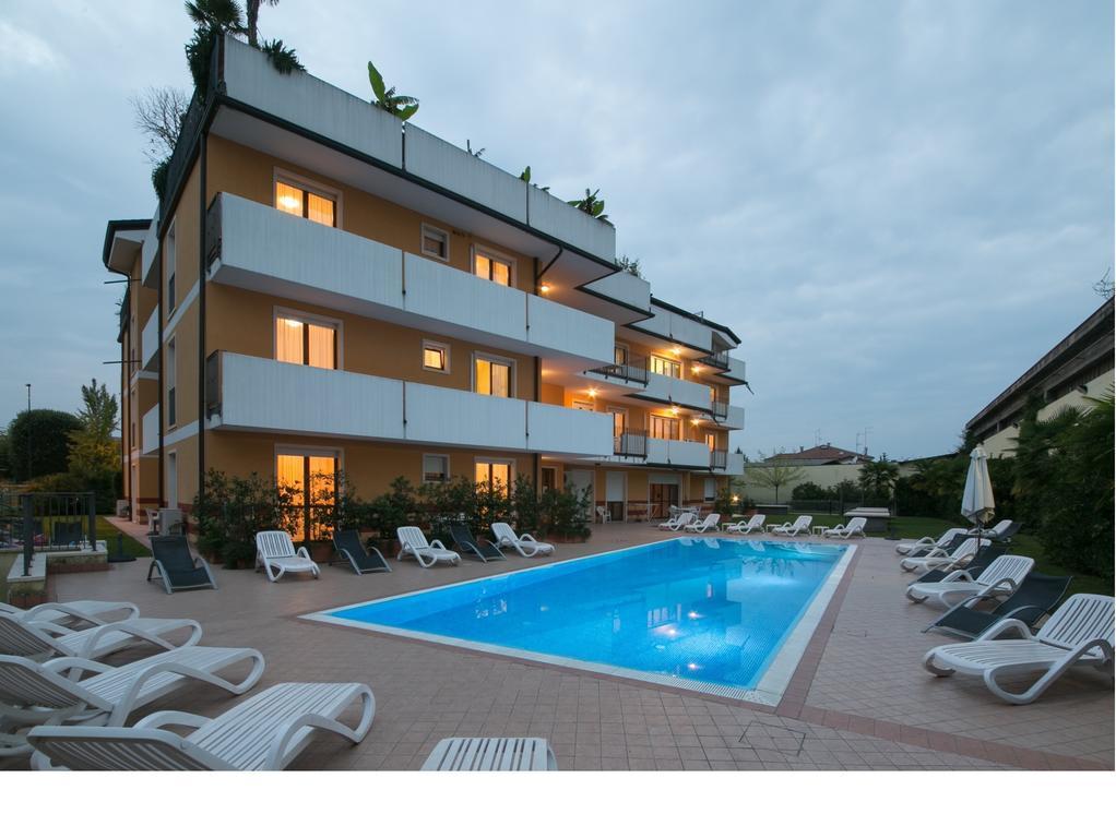 Ferretti Residence Garda Palace Peschiera del Garda Exterior foto