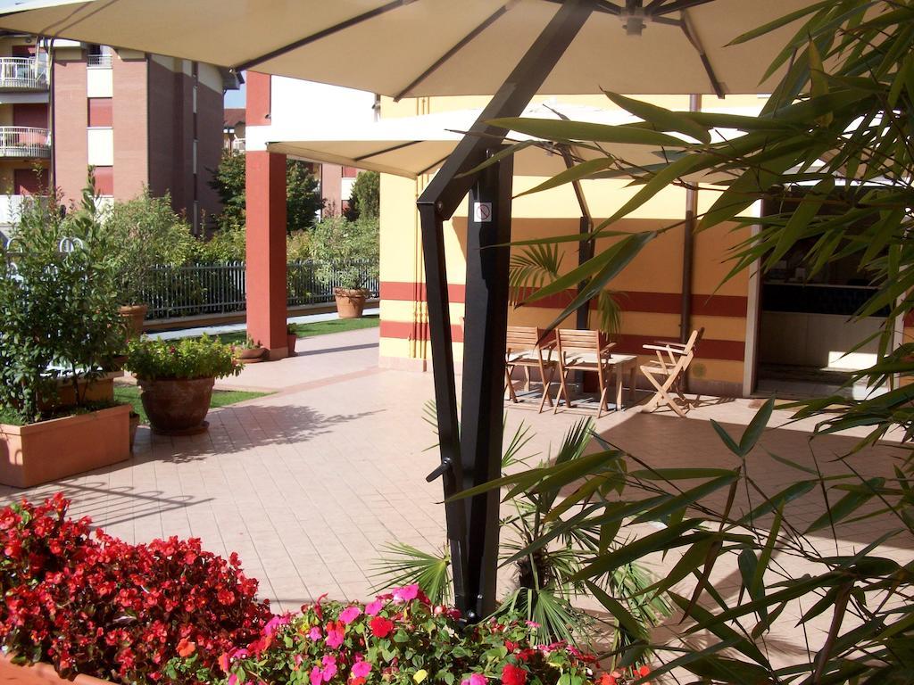 Ferretti Residence Garda Palace Peschiera del Garda Exterior foto